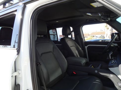 Used 2023 Land Rover Defender 110 S image 21