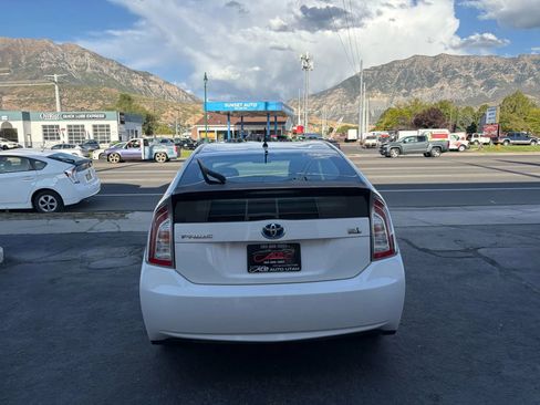 Used 2014 Toyota Prius One image 6