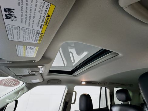 Used 2020 Nissan Armada SL w/ Premium Package image 6