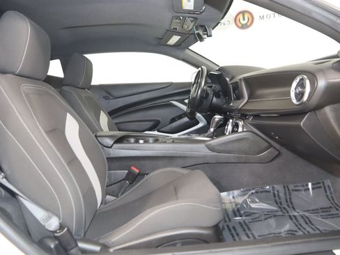Used 2021 Chevrolet Camaro LT RWD image 10