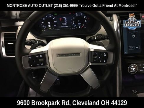 Used 2024 Land Rover Discovery Metropolitan Edition image 16