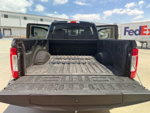 Used 2019 Ford F250 XLT w/ XLT Premium Package image 38
