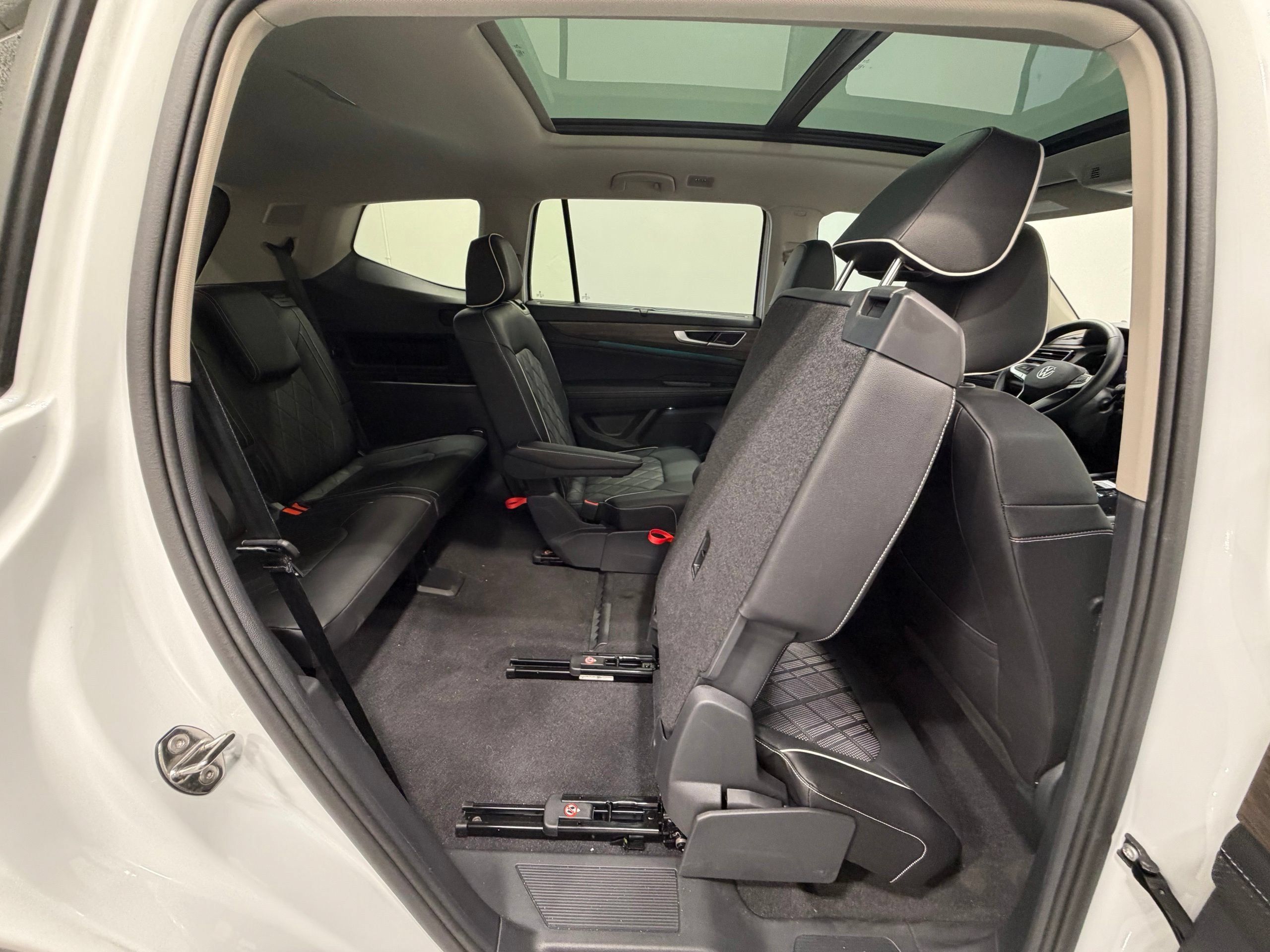 New 2025 Volkswagen Atlas SEL Premium R-Line AWD/4WD image 30