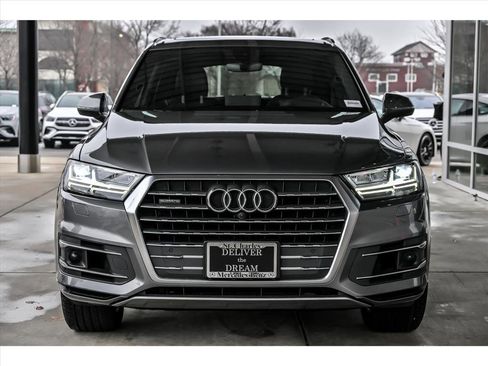 Used 2018 Audi Q7 3.0T Prestige w/ Prestige Package image 3