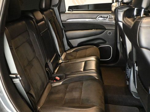 Used 2018 Jeep Grand Cherokee SRT w/ Trailer Tow Group IV AWD/4WD image 19