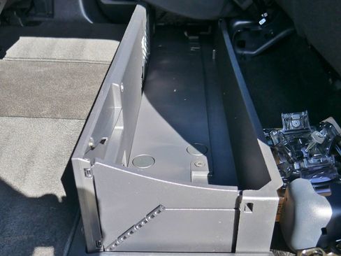 Used 2024 Ford F150 Lariat w/ Equipment Group 502A High image 26