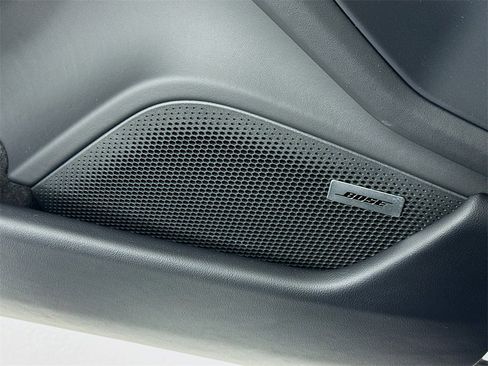 Used 2025 Porsche Taycan image 12