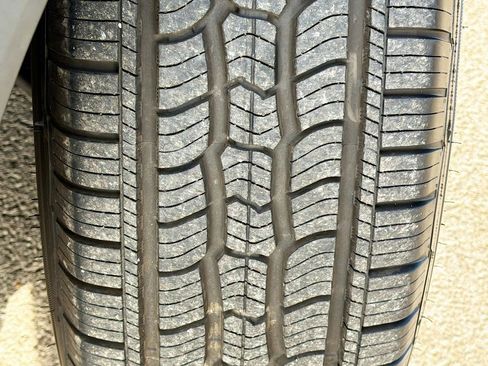 Used 2022 Toyota Highlander XLE image 46