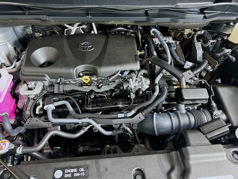 Used 2023 Toyota Sienna XLE FWD image 31