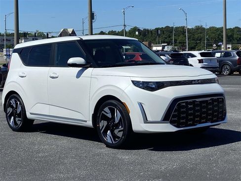 New 2025 Kia Soul GT-Line image 1