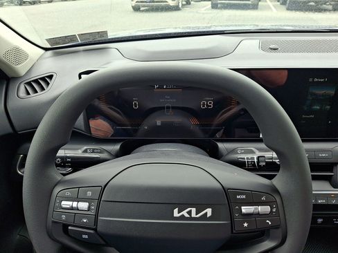 New 2026 Kia K4 FWD image 13