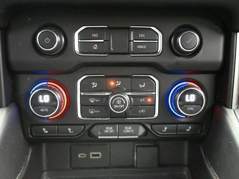 Used 2021 Chevrolet Tahoe LT AWD/4WD image 19