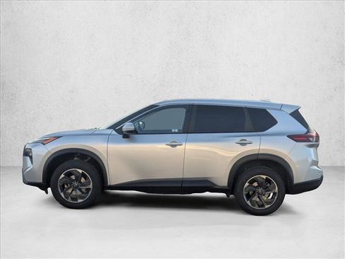 Used 2024 Nissan Rogue SV image 9