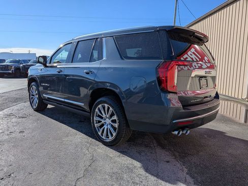 Used 2021 GMC Yukon Denali w/ Denali Premium Package AWD/4WD image 3