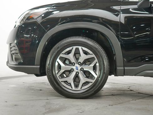 Used 2024 Subaru Forester Premium AWD/4WD image 24