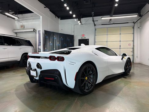 Used 2023 Ferrari SF90 Stradale image 9