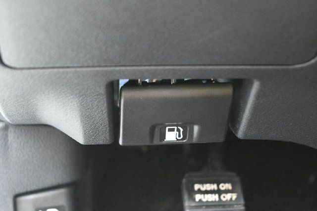Used 2025 Nissan Altima 2.5 SV FWD image 19