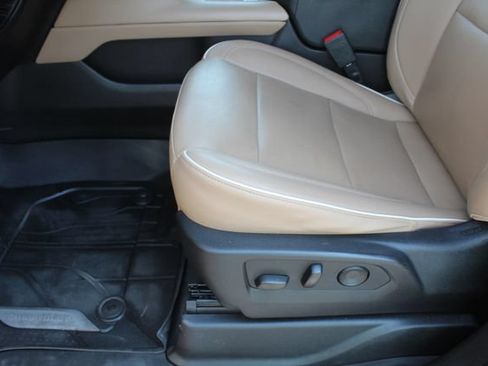 Used 2023 Chevrolet Tahoe Premier AWD/4WD image 39