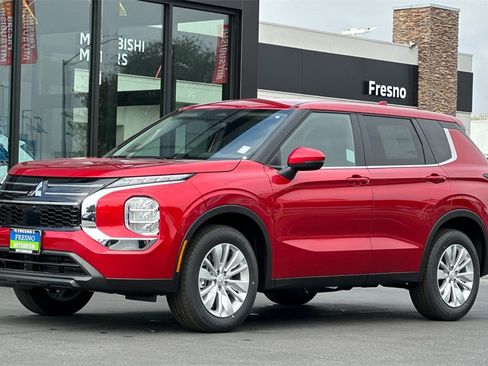 New 2025 Mitsubishi Outlander ES image 9