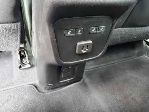 Used 2022 Chevrolet Equinox Premier image 11