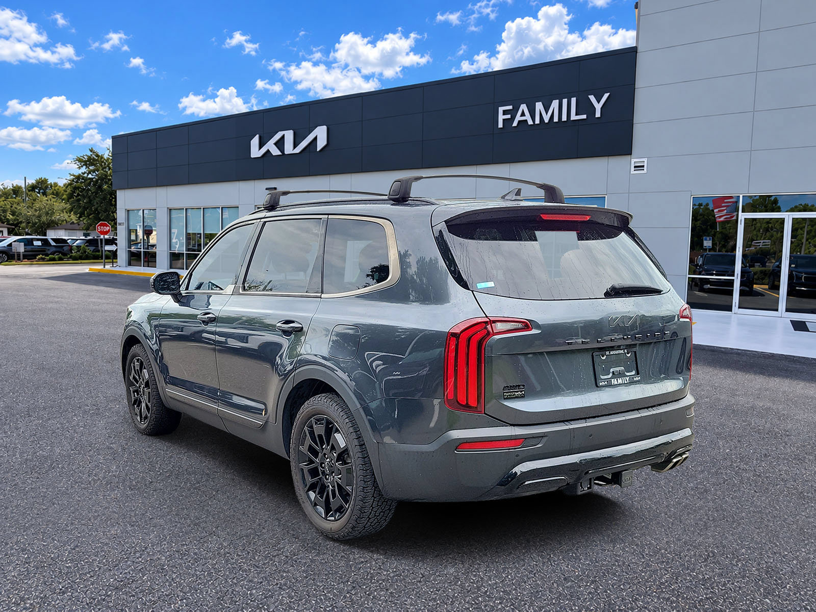 Certified 2022 Kia Telluride SX w/ SX Prestige Package AWD/4WD image 4