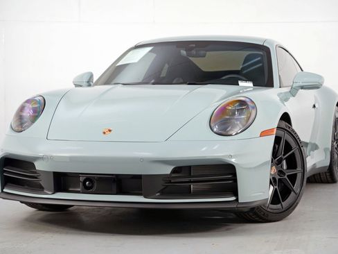 Used 2025 Porsche 911 Carrera image 3