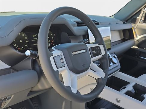 New 2025 Land Rover Defender 130 X-Dynamic SE image 17
