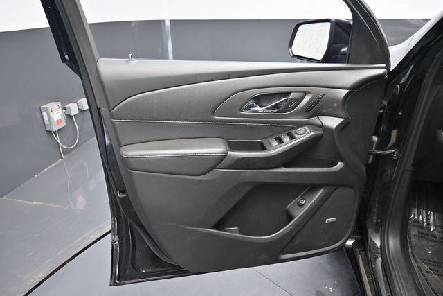 Used 2023 Chevrolet Traverse Premier w/ Redline Edition AWD/4WD image 12