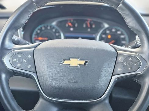 Used 2023 Chevrolet Traverse LT FWD image 16