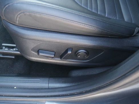 Used 2025 Kia Sportage SX image 21