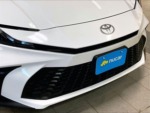 Used 2025 Toyota Camry SE image 31