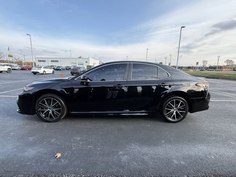 Certified 2024 Toyota Camry SE image 5