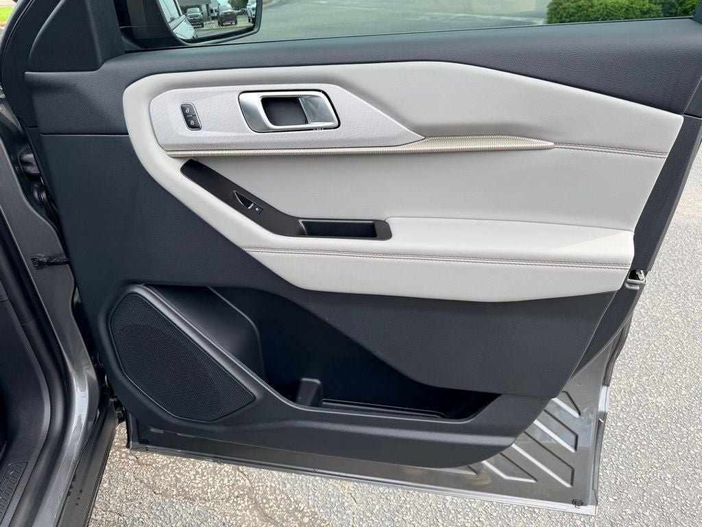 New 2026 Ford Explorer Active w/ Active Comfort Package AWD/4WD image 7