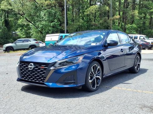Used 2024 Nissan Altima 2.5 SR FWD image 33