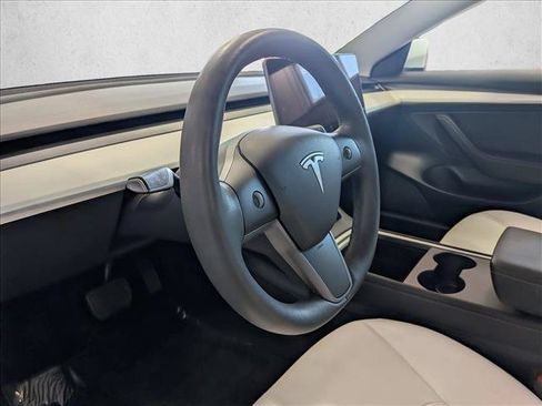 Used 2023 Tesla Model 3 Standard Range RWD image 9