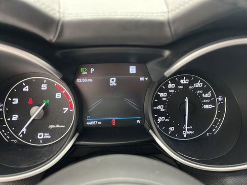 Used 2023 Alfa Romeo Stelvio Veloce AWD/4WD image 17