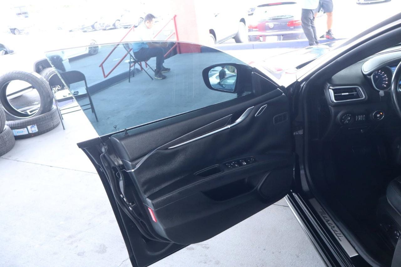 Used 2018 Maserati Ghibli RWD image 13