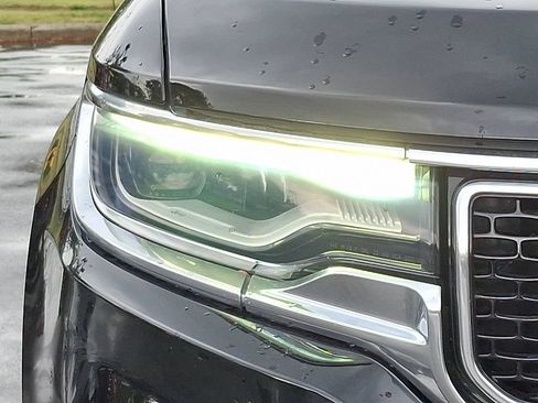 Certified 2022 Jeep Wagoneer Series III w/ Premium Group I AWD/4WD image 9