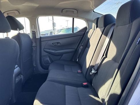 Used 2024 Nissan Sentra SV FWD image 9