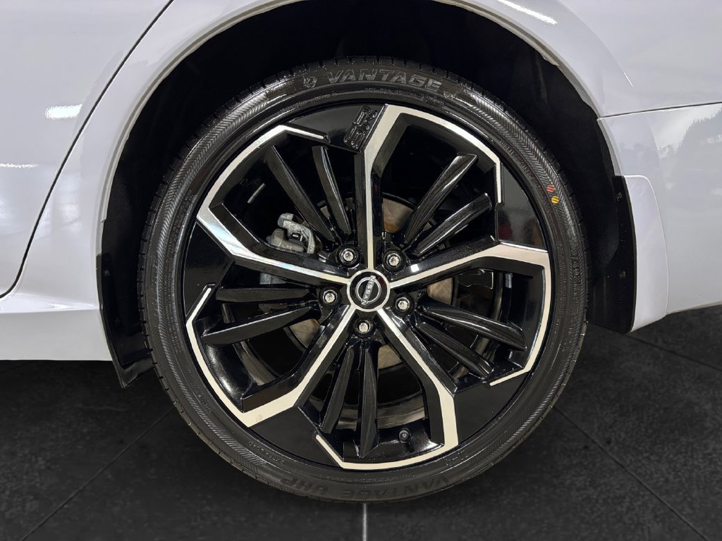 Used 2023 Nissan Altima 2.5 SR w/ SR Premium Package AWD/4WD image 9