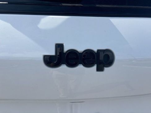 Used 2024 Jeep Grand Cherokee L Limited w/ Black Appearance Package image 22