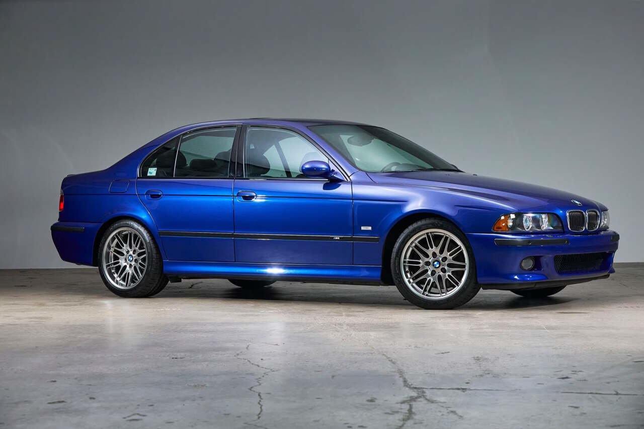 Used 2002 BMW M5 RWD image 1