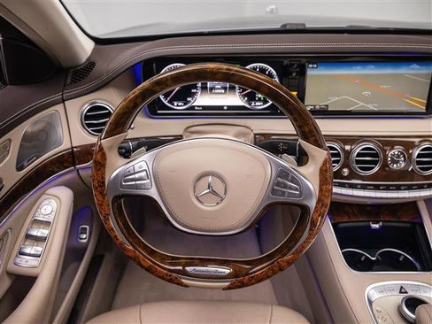 Used 2014 Mercedes-Benz S 550 Sedan image 19