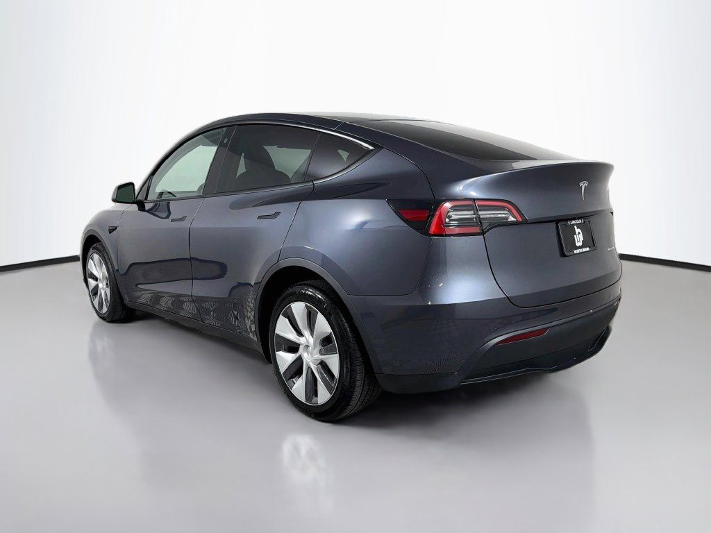 Used 2022 Tesla Model Y Long Range AWD/4WD image 7