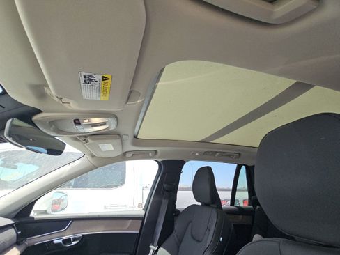Used 2025 Volvo XC90 B6 Plus AWD/4WD image 9