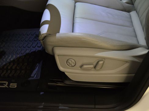 Certified 2022 Audi Q5 e Premium w/ Convenience Package image 27