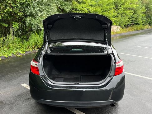 Used 2015 Toyota Corolla LE FWD image 22