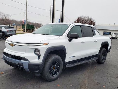 New 2025 Chevrolet Silverado EV LT image 4