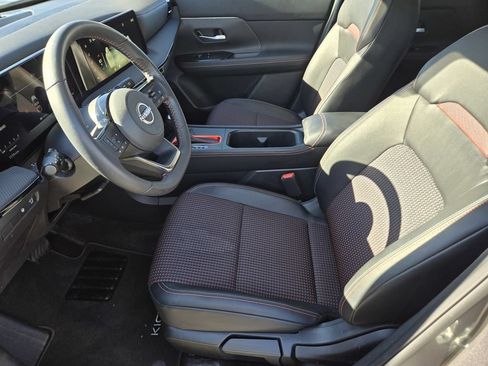 Certified 2025 Nissan Kicks SR FWD image 13