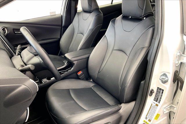 Used 2022 Toyota Prius Prime XLE FWD image 18